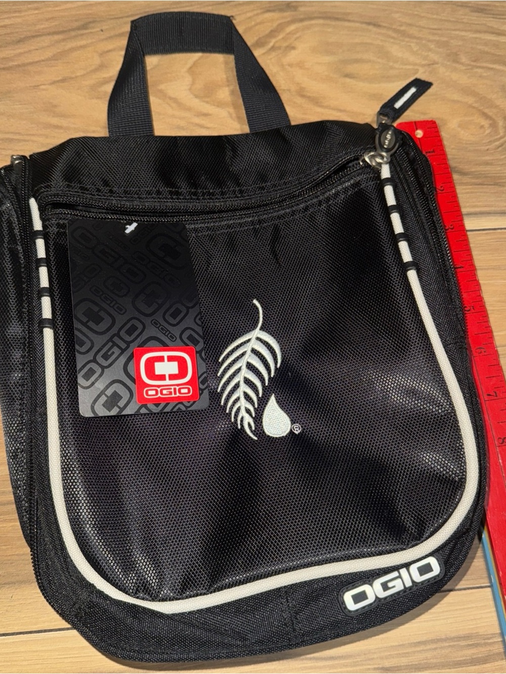 OGIO Doppler Black Travel Kit Bag NWT Floral Leaf Cruise Hawaii 9’ Pocket Travel